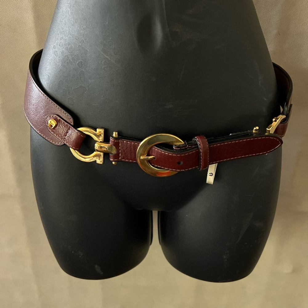 Etienne Aigner Classic Belt